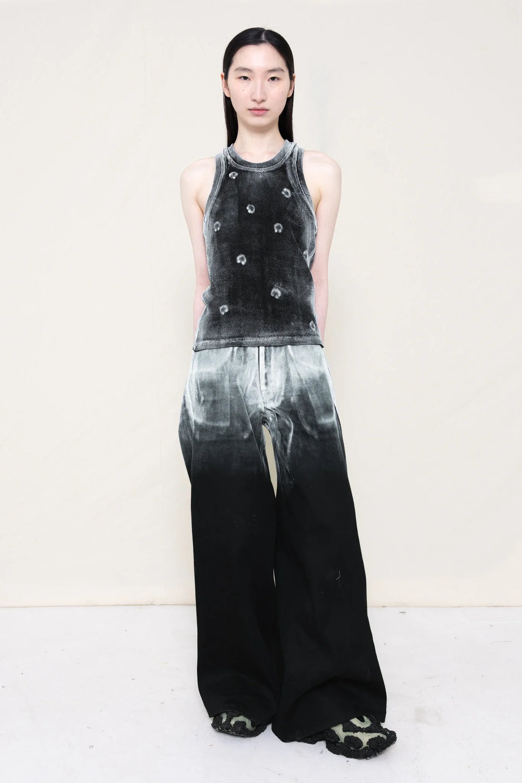 BLACK PAINTED PIERCED PRINT TANK