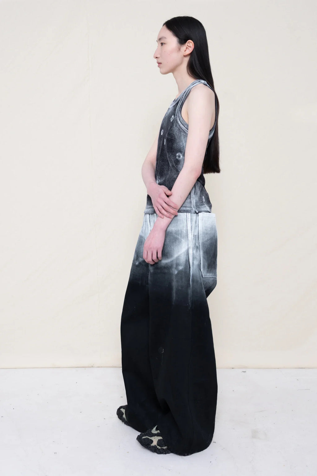 BLACK PAINTED PIERCED PRINT TANK