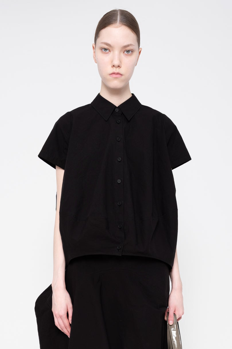 BLACK WAVY SHIRT