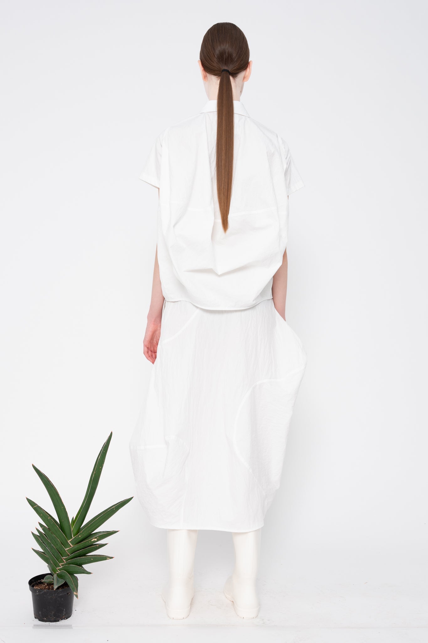 WHITE WAVY SHIRT