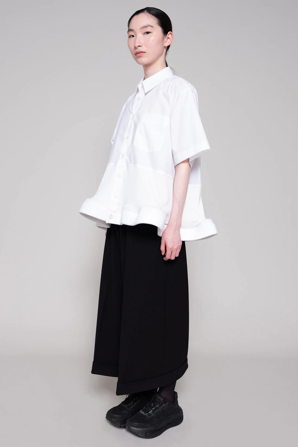 WHITE BOXY RUFFLE HEM SHIRT