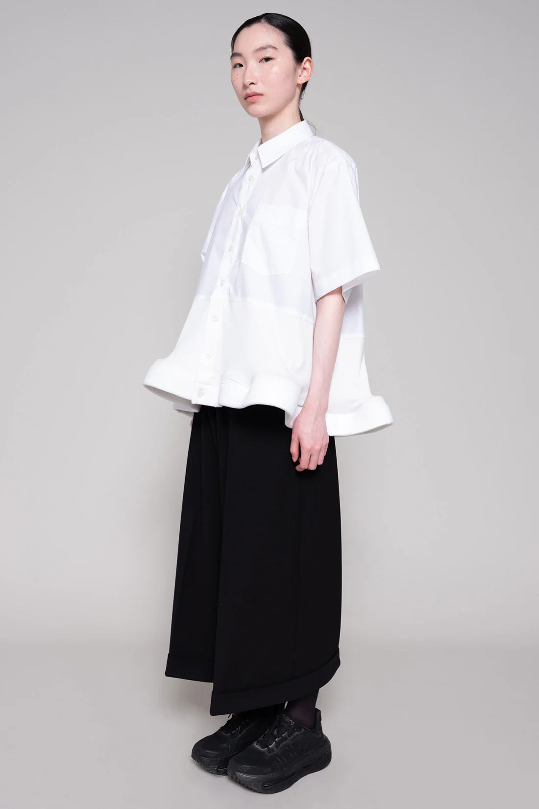 WHITE BOXY RUFFLE HEM SHIRT