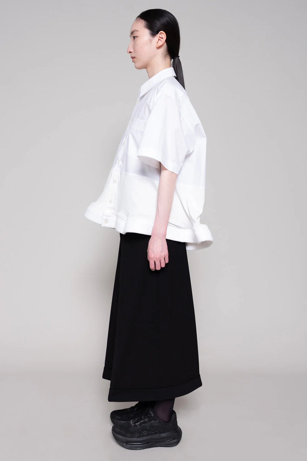 WHITE BOXY RUFFLE HEM SHIRT