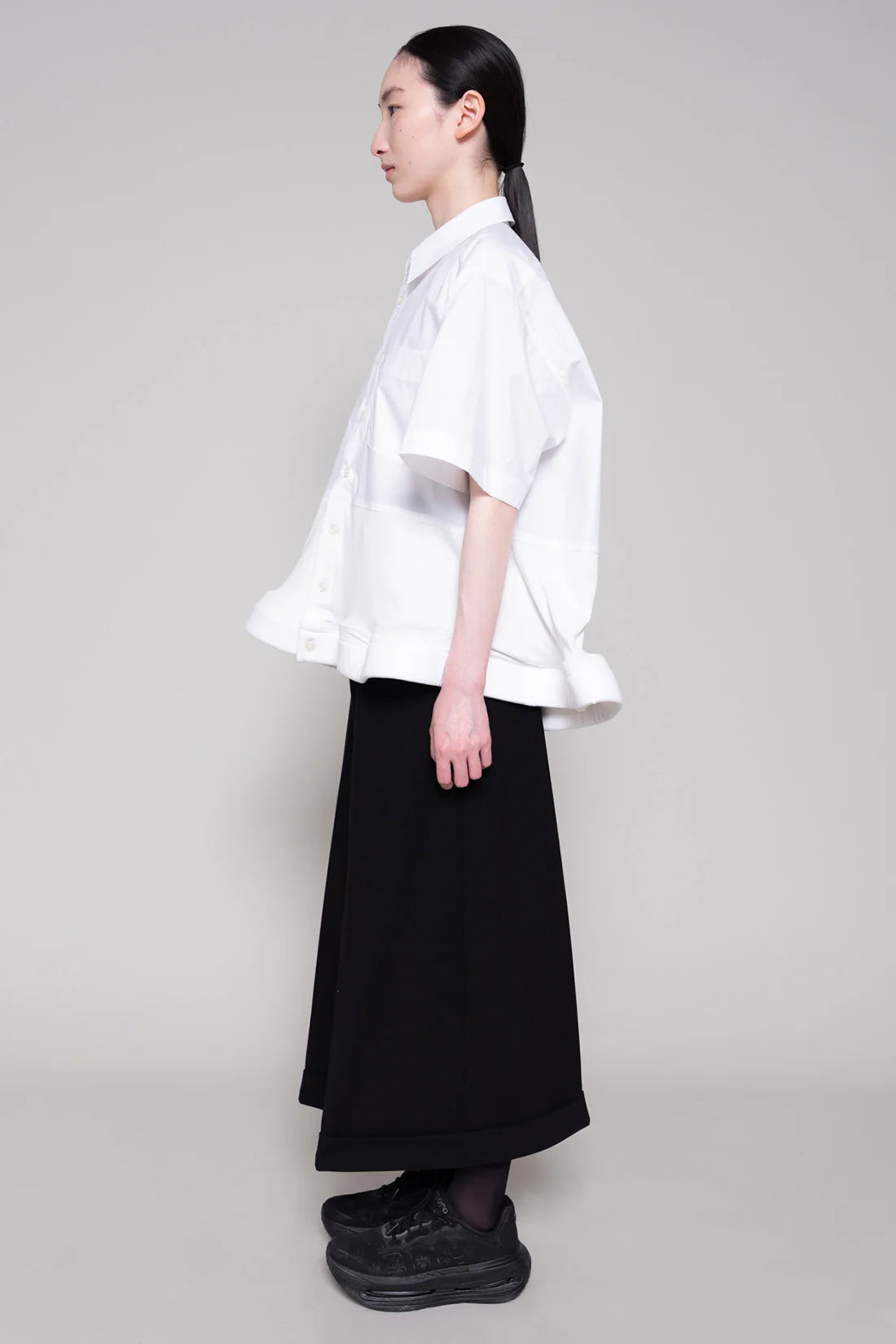 WHITE BOXY RUFFLE HEM SHIRT