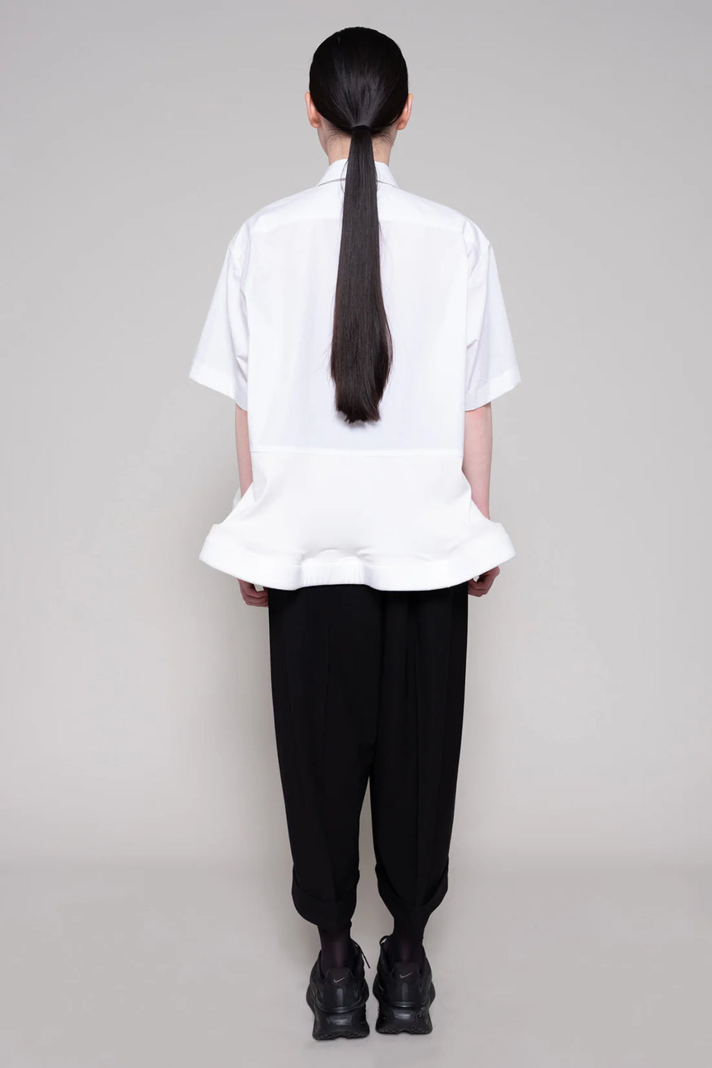 WHITE BOXY RUFFLE HEM SHIRT