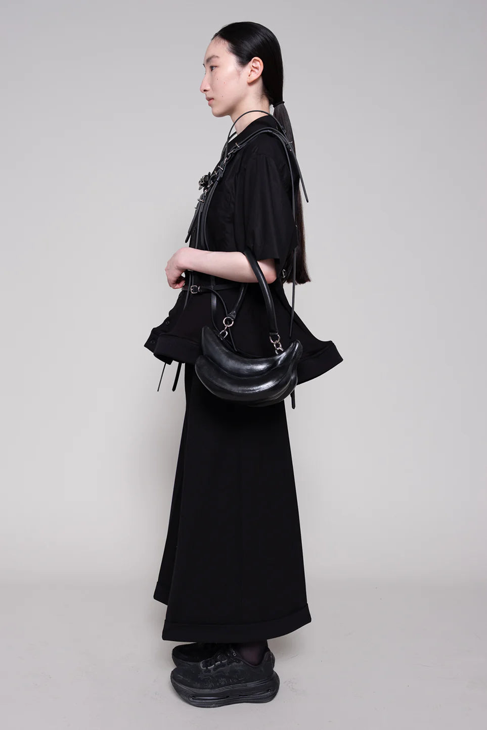 BLACK BOXY RUFFLE HEM SHIRT