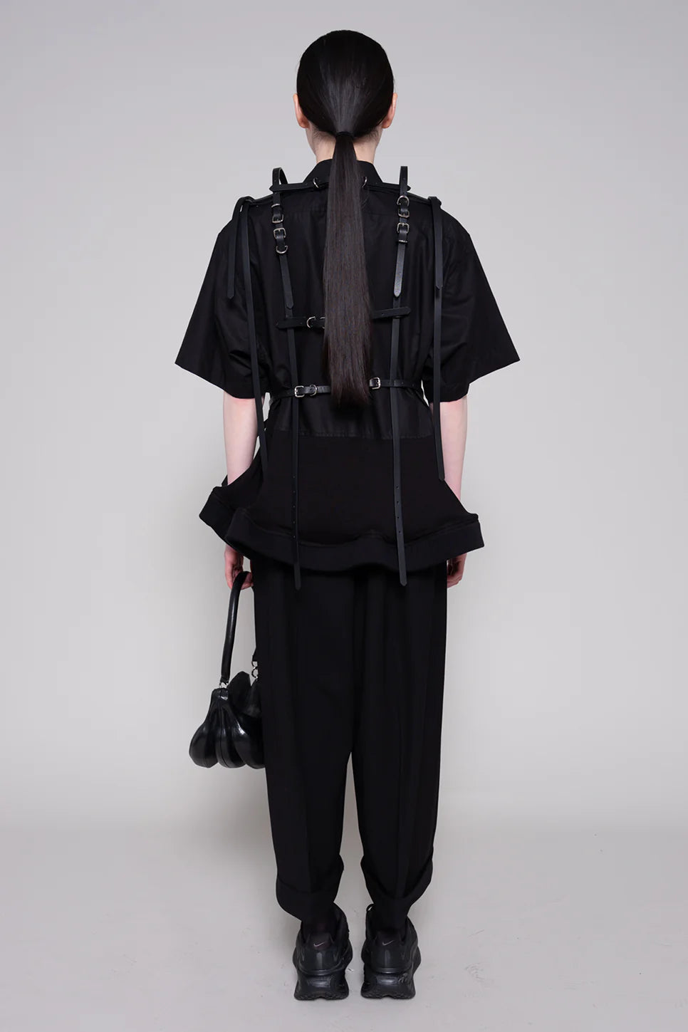 BLACK BOXY RUFFLE HEM SHIRT