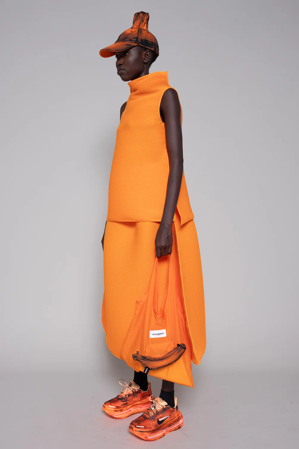ORANGE SLEEVELESS RIPPLE TOP