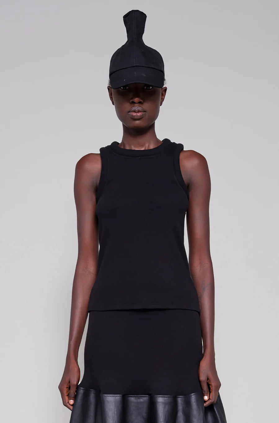 BLACK CIRCLE TANK